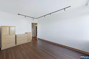 2 Horizon 1010, Fort Lee, NJ 07024 - Photo 14