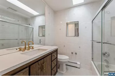 562 Franklin Avenue, Franklin Lakes, NJ 07417 - Photo 14