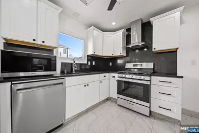 23 Arn Terrace Floor 1 #Floor 1, Secaucus, NJ 07094 - Photo 8