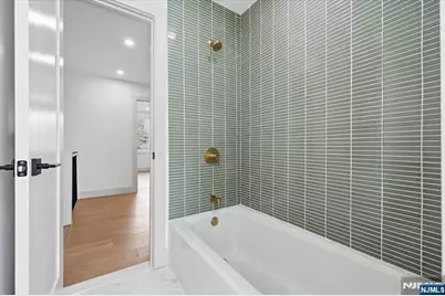 442 Ellis Place, Wyckoff Township, NJ 07481 - Photo 16