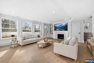 442 Ellis Pl, Wyckoff Township, NJ 07481 - Photo 4