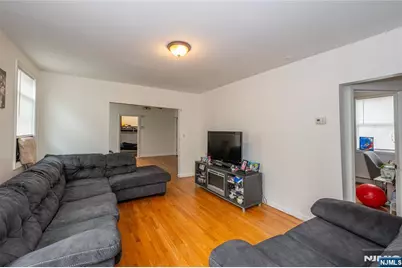 65 Grove Street, Bloomfield, NJ 07003 - Photo 4
