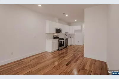 29 Kent Street, Newark, NJ 07108 - Photo 8