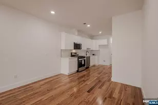 29 Kent St, Newark, NJ 07108 - Photo 8