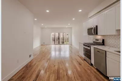 29 Kent Street, Newark, NJ 07108 - Photo 6