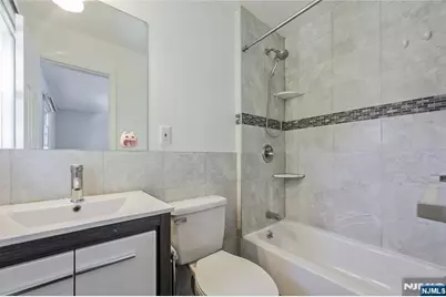 428 Lincoln Street, Palisades Park, NJ 07650 - Photo 14