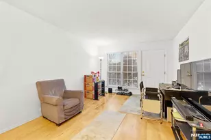 696 Pepperidge Rd, Mahwah, NJ 07430 - Photo 4