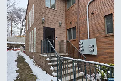 382 E Lakeview Avenue 1 #1, Clifton, NJ 07011 - Photo 4