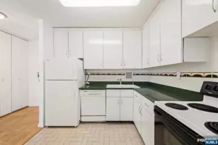 7855 Blvd East 14K, North Bergen, NJ 07047 - Photo 8