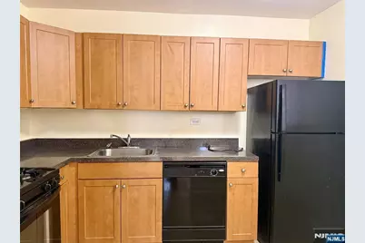 39 39th Street 3H #3H, Paterson, NJ 07514 - Photo 8