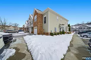 23 Dogwood Ln, Wanaque, NJ 07420 - Photo 2