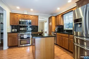 418 Prospect St, Glen Rock, NJ 07452 - Photo 12