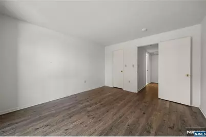 402 Chase Court 402 #402, Edgewater, NJ 07020 - Photo 14