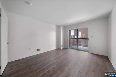 402 Chase Court 402 #402, Edgewater, NJ 07020 - Photo 14