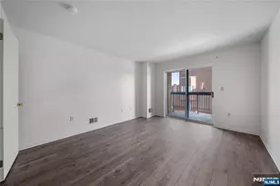 402 Chase Ct 402, Edgewater, NJ 07020 - Photo 14