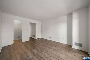 402 Chase Ct 402, Edgewater, NJ 07020 - Photo 16