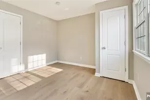 16 Kinney St, Newark, NJ 07102 - Photo 8