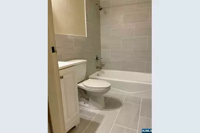 220 Meadow Lane B33 #B33, Secaucus, NJ 07094 - Photo 4