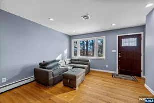 14 Weeks Ct, Clifton, NJ 07013 - Photo 6