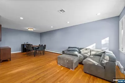 14 Weeks Court, Clifton, NJ 07013 - Photo 4
