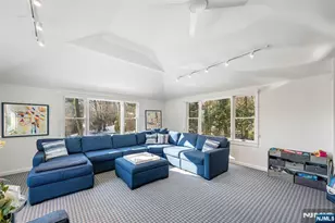 15 Kenwood Dr, Woodcliff Lake, NJ 07677 - Photo 16