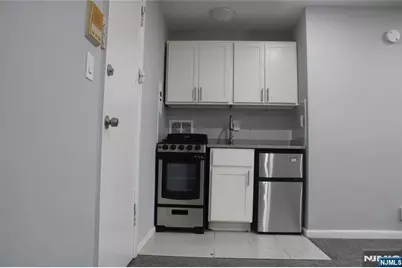 320 Claremont Avenue B12 #B12, Montclair, NJ 07042 - Photo 8