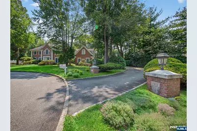 505 Ivy Lane, Wyckoff Township, NJ 07481 - Photo 2