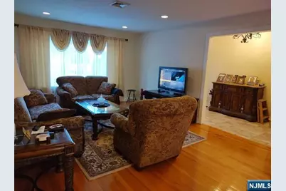 190 Martha Avenue, Elmwood Park, NJ 07407 - Photo 8