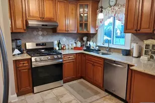 190 Martha Ave, Elmwood Park, NJ 07407 - Photo 2