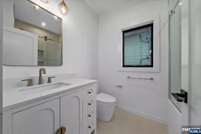 74 Liberty Place, Palisades Park, NJ 07650 - Photo 18