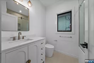 74 Liberty Pl, Palisades Park, NJ 07650 - Photo 18