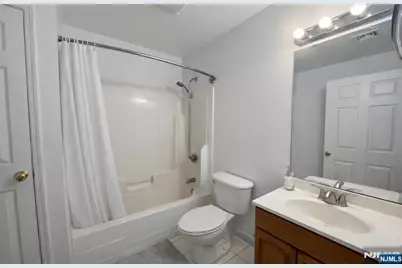 65 Fairview Street 3C #3C, Palisades Park, NJ 07650 - Photo 8