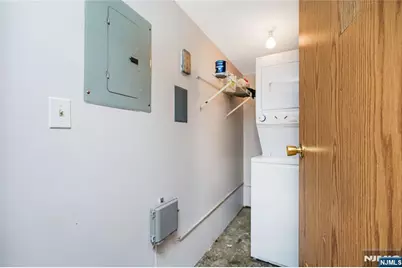 390 Gorge Road 402 #402, Cliffside Park, NJ 07010 - Photo 14