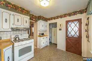 31 Gray St, West Caldwell, NJ 07006 - Photo 10