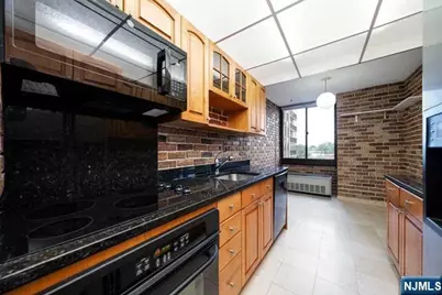 200 Winston Drive 401 #401, Cliffside Park, NJ 07010 - Photo 10