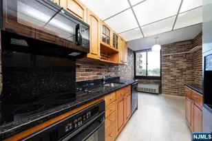 200 Winston Dr 401, Cliffside Park, NJ 07010 - Photo 10