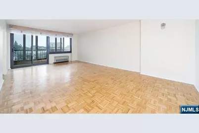 200 Winston Drive 401 #401, Cliffside Park, NJ 07010 - Photo 2
