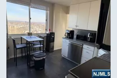 160 Overlook Avenue 11A #11A, Hackensack, NJ 07601 - Photo 12