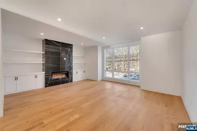 432 Stillwell Avenue B #B, Fort Lee, NJ 07024 - Photo 2