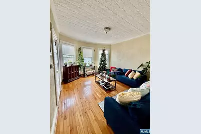 22 Mohawk Avenue 2nd Floor #2nd Floor, Hawthorne, NJ 07506 - Photo 2