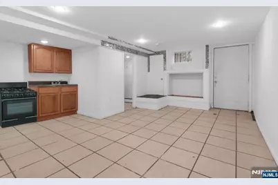 106 Peabody Place, Newark, NJ 07104 - Photo 8