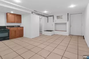 106 Peabody Pl, Newark, NJ 07104 - Photo 8