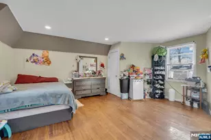 297 Hamilton Pl, Hackensack, NJ 07601 - Photo 8