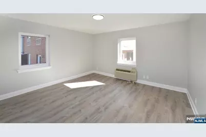 260 Oak Street E4 #E4, Ridgewood, NJ 07450 - Photo 8