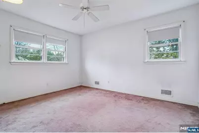 295 Georgian Drive, Paramus, NJ 07652 - Photo 28