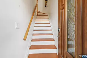 32 Hudson Terrace 2, Edgewater, NJ 07020 - Photo 2