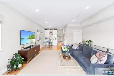 606 Undercliff Avenue 1 #1, Edgewater, NJ 07020 - Photo 22