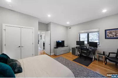 606 Undercliff Avenue 1 #1, Edgewater, NJ 07020 - Photo 26