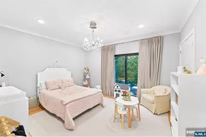 606 Undercliff Avenue 1 #1, Edgewater, NJ 07020 - Photo 18