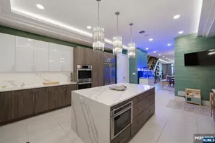 606 Undercliff Ave 1, Edgewater, NJ 07020 - Photo 4